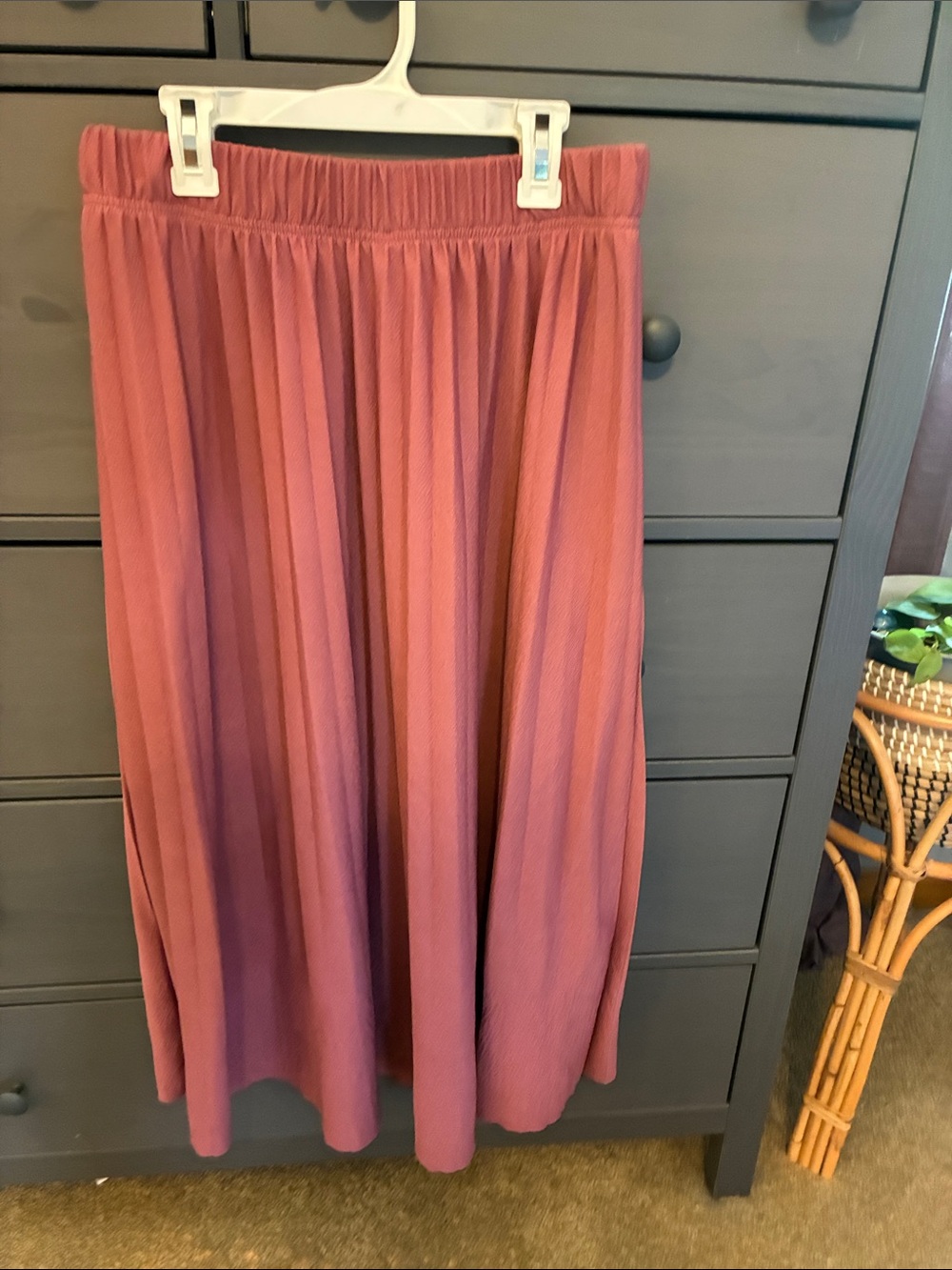 Posh Pleated Midi Skirt in Rosewood Pink